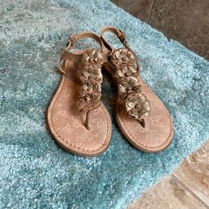 Born sandals. Size 8.